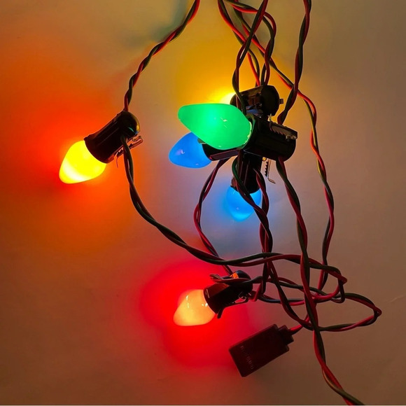 π Vintage Holiday Charm: 1966 Universal Lites Christmas Lights π - Picture 7 of 9